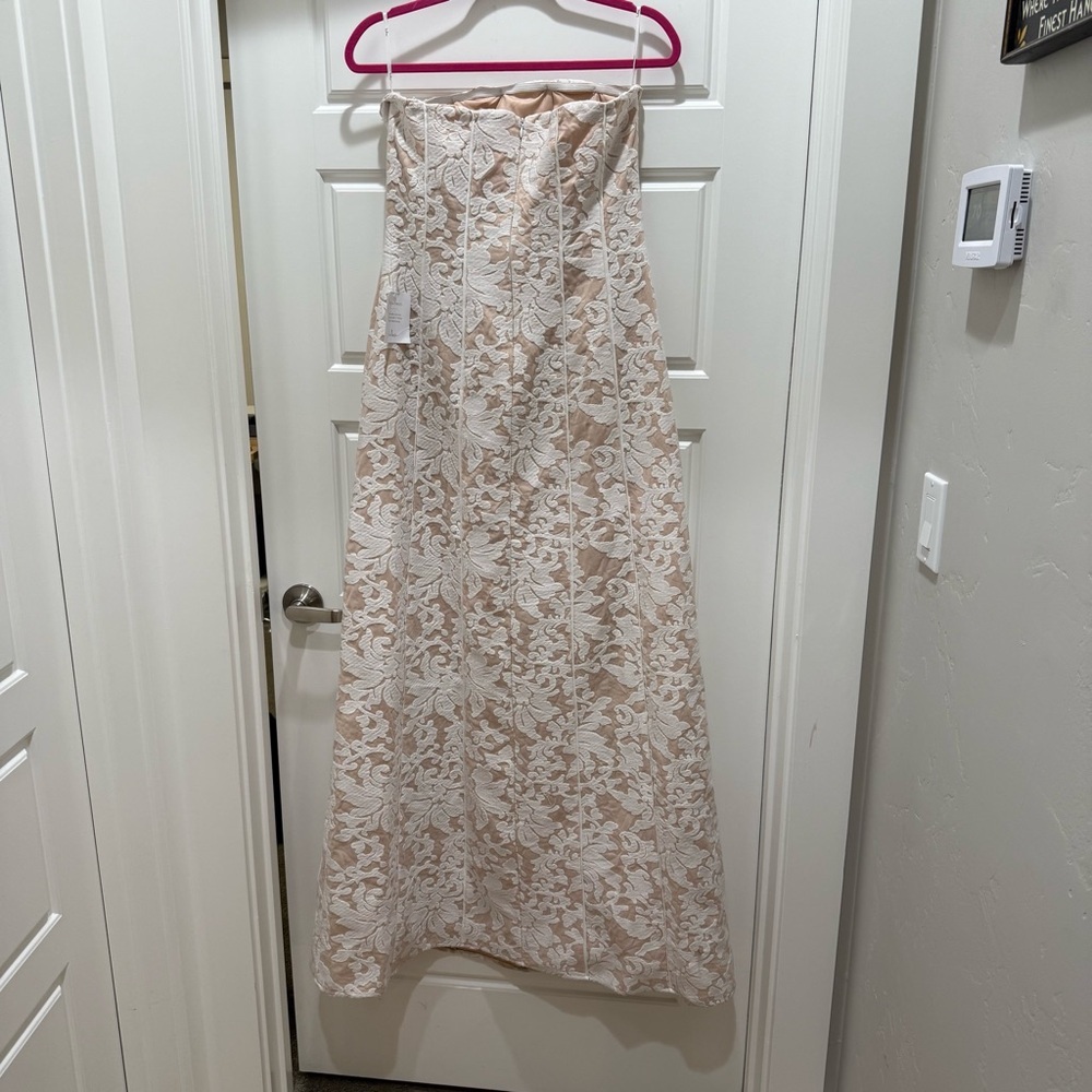 Lulu’s NWT Hold My Heart Forever White Embroidered Strapless Maxi Dress Bride - Picture 13 of 13